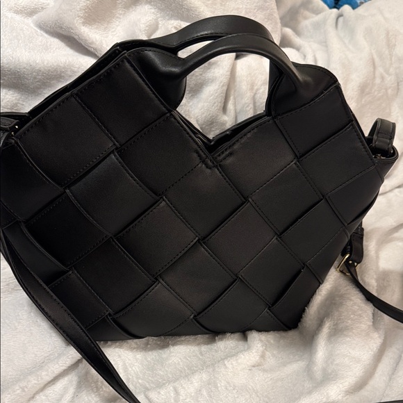 Urban Expressions Certified Vegan Chic Black Quilted hand/Shoulder Bag